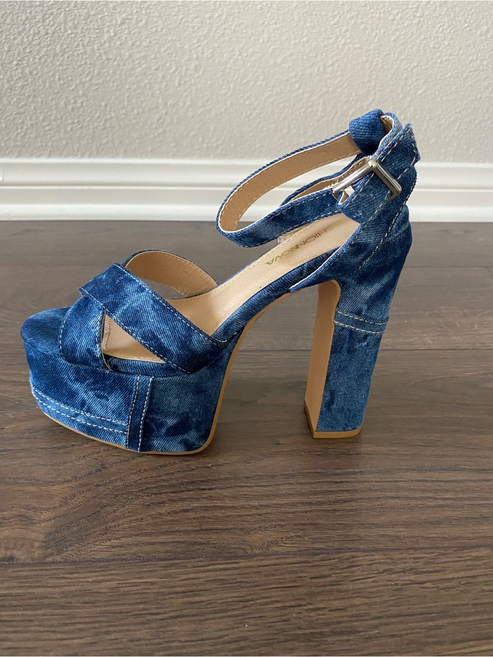 Fashion Nova NWOT Denim Platform Sandal - Blue